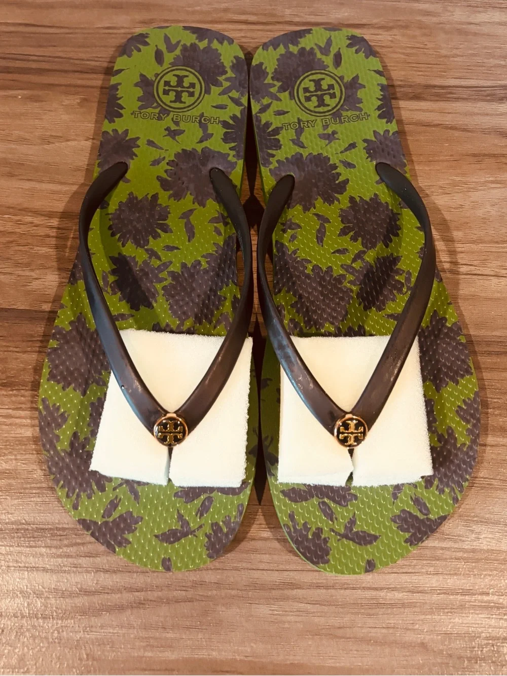 Tory Burch Green Navy Floral Flip Flops Navy Straps Gold Logo Summer Spring Chic